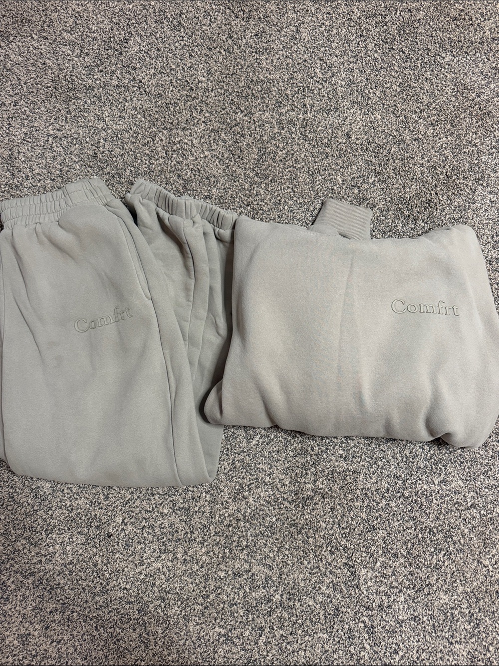 Comfrit Women's Hoodie and sweatpants in Light Gray